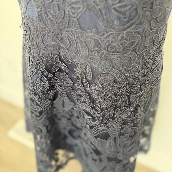 Tadashi Shoji Blue Lace Fit & Flare Midi Sleeveless Dress (Sz 6) - Picture 5 of 11